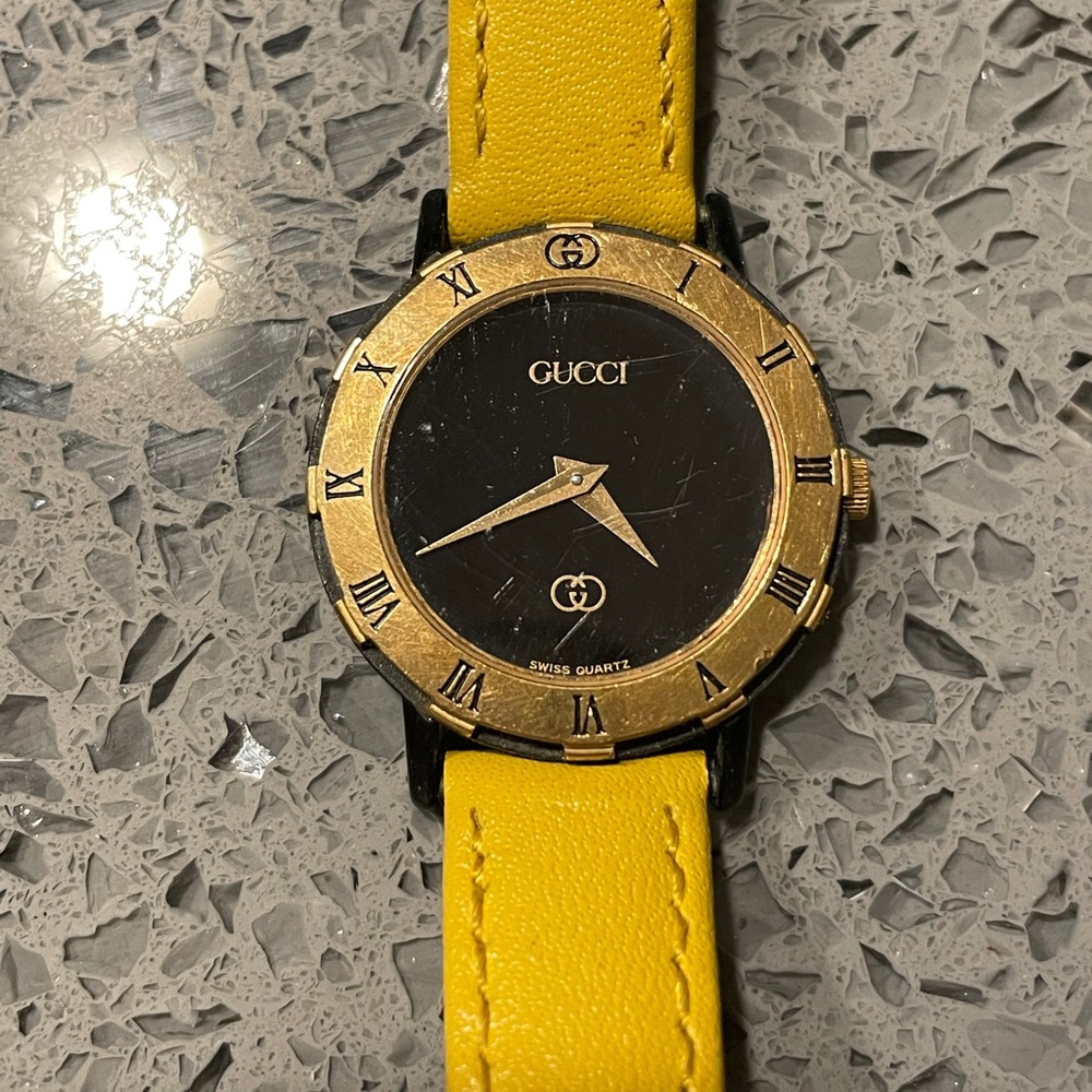 Authentic vintage Gucci women’s small dial watch